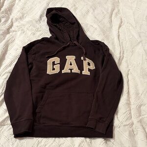 Brown GAP sweatshirt